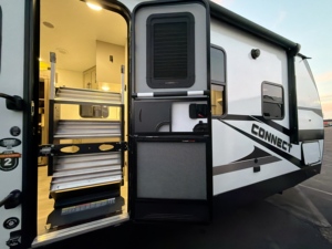 Achetez une caravane de voyage légère, pliable, imperméable et moderne KZ Connect C312RE Rvs 2025 <span class=keywords><strong>d</strong></span>'<span class=keywords><strong>occasion</strong></span>, capacité 4-6 personnes - Product Image 1