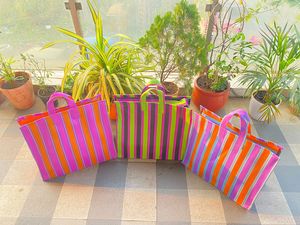 Bolsa de Compras Reutilizable Ecológica de Nailon Reciclado a Rayas, Bolsa de Cosméticos con Cierre Personalizado, Tejida a Mano con Cremallera RPET y Logotipo Personalizado - Product Image 2