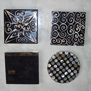 Vajilla de cristal de Conus Cut Art, Joyería de Conchas Marinas, Vajilla y Manteles Individuales, Motivo Blanco y Negro, Tamaño 10 cm, Juego de 4 Piezas - Product Image 1