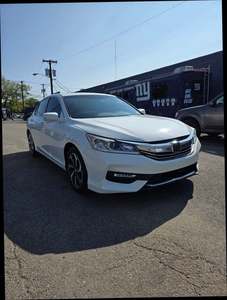 2017 usado Ho-n-da A-ccord FWD - Product Image 5