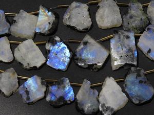 มูนสโตนสีขาวรุ้ง ประกายไฟธรรมชาติ ขัดเงาแบบหยาบ 11 ชิ้น ยาวประมาณ 25-20 มม. รับรองโดยผู้ที่สาม PMEGEMSBEADS - Product Image 6