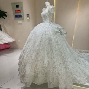 Vestido de Novia Largo con Apliques de Cristal Floral y Cuentas de Estilo Imperio, con Borlas y Pedrería, Modelo DW0184, Moderno y de Lujo - Product Image 2