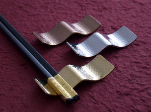 Le plateau porte-baguettes adopte un design moderne et concis en forme de lune pour les fournitures de restaurant d'hôtel à la maison - Product Image 6