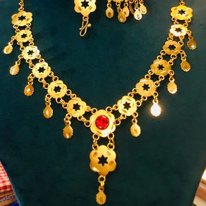 Ensemble de boucles d'oreilles collier en plaqué or 24 carats d'inspiration italienne directement expédié USA France Espagne Turquie Comores Mayotte - Product Image 1