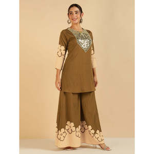 Conjunto coordinado de Kurti y Sharara de crepé con estampado floral bohemio marrón, ecológico, para todas las estaciones, con mangas tres cuartos. - Product Image 5