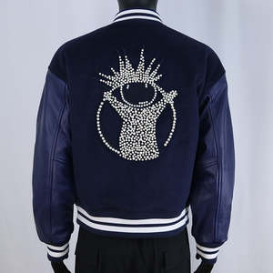แจ็คเก็ตวาร์ซิตี้แบบวินเทจปี 2026 รับทำโลโก้ OEM แขนหนังแท้ ประดับคริสตัลที่ด้านหลังและด้านหน้า - Product Image 2
