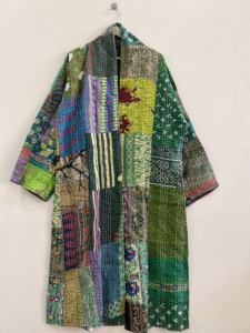 Manteau long en soie Kantha indien traditionnel fait main, style kimono - Product Image 2