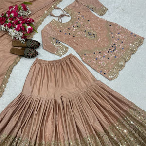 Mariage ethnique indien Kurti Sharara Dupatta Salwar Costume Robe de fête en coton et soie avec broderie fantaisie de créateur. - Product Image 1