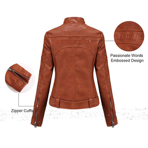 Veste en cuir de vachette noire à clous et à pointes pour femmes, style motard rock punk, personnalisable avec votre marque - Product Image 2