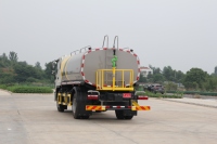 Produit standardisé pour ligne de montage/Moteur de camion citerne à eau KLF 15 m³/ Pompe à eau haute puissance personnalisée/Stockage d'eau à 2-3 compartiments