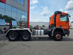Nuevo Camión de Logística Mercedes-Benz con Chasis 3355, 21-30T, Diésel, Caja de Cambios Automática, Euro 6, 6X2, Volante a la Izquierda, Más de 450HP - Product Image 5