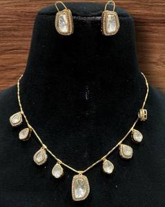 Conjunto de cadena de eslabones estilo Polki chapado en oro de latón, joyería de moda, collar artificial - Product Image 1