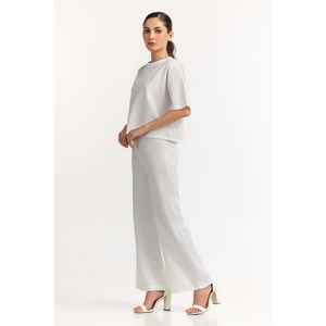 Chemise blanche texturée à col rond tissée WM-KTP-SS24-105 en tissu uni teint - Product Image 2