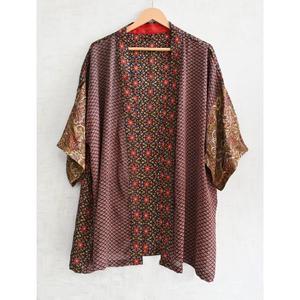 Kimono Bohemio de Talla Grande, hasta la Rodilla, Transpirable, de Seda con Parches, Hecho a Mano, Estampado Indio, Ropa de Dormir - Product Image 1