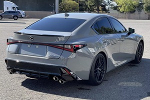 Lexus IS 500 Edition 2022 certifié propre et en bon état - Product Image 4