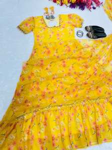 ชุดส่าหรีพิมพ์ลายที่นิยมในปริมาณมากโดย fabzone ขายส่ง - Product Image 6