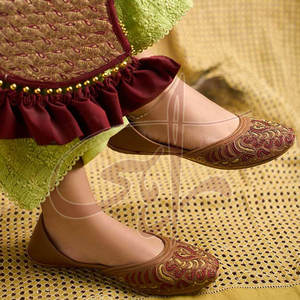 Khussa Antideslizante de Cuero Hecho a Mano con Nuevo Diseño Fabricado en Pakistán, Alta Calidad, para Todas las Temporadas, Moda, MOQ Bajo, Más Vendido - Product Image 2