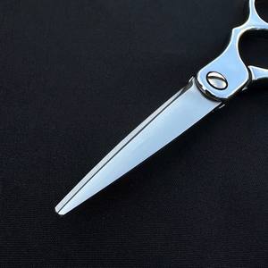 Tijeras de peluquero profesionales reutilizables y ligeras de alta tendencia, diseño atractivo, mango de cerámica duradero, herramienta de belleza afilada personalizada - Product Image 5