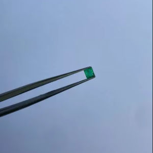 ลูกปัดมรกตธรรมชาติคุณภาพสูงสำหรับทำสร้อยข้อมือ สร้อยคอ สายคาดเอว เครื่องประดับ ผลิตในอินเดีย ราคาสมเหตุสมผล - Product Image 1