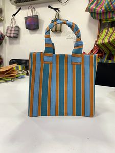 ถุงผ้าไนลอนรีไซเคิลเป็นมิตรต่อสิ่งแวดล้อมขนาดใหญ่ถุงช้อปปิ้งแบบยั่งยืนใช้ซ้ำได้การพิมพ์ออฟเซ็ตจำนวนมากถุงซักผ้าพลาสติกทำจากอินเดีย - Product Image 4