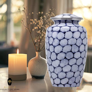 โกศบรรจุอัฐิรูปทรงกล่อง สีฟ้าอ่อน ลายสลักแบบซีดจาง ความจุ 220 คิวบิกอินช์ เป็นมิตรกับสิ่งแวดล้อมและทนทาน - Product Image 3