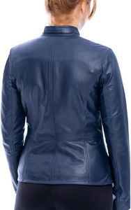 Veste en cuir véritable pour femme de qualité supérieure, design moto classique avec col montant et coupe ajustée élégante, veste pour femme chez Nurak - Product Image 2