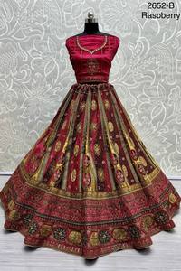 Designer Lehenga Choli avec Kali de velours alternatif - Product Image 2