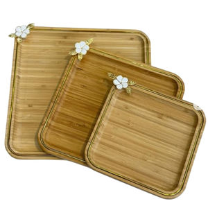 Plateau à collation et à dessert en bois décoratif élégant Plateau de service en bambou écologique avec un motif de fleur dorée pour la décoration de la maison - Product Image 1