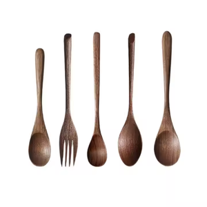 Cuchara de sopa de madera maciza de nogal negro con logotipo grabado personalizado con mango largo para servir té café sopa en restaurantes - Product Image 4
