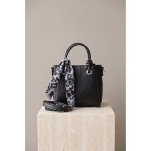 Sac à main et à bandoulière en cuir avec détail foulard zippé et techniques d'impression - 137 - Product Image 1