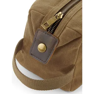 Étui de beauté en toile cirée personnalisée Heritage pour les coffrets cadeaux promotionnels - Product Image 6