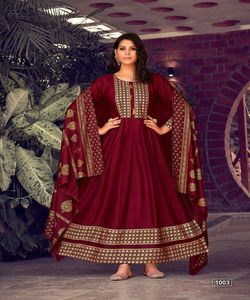 แฟนซีพร้อมที่จะสวมใส่คอลเลกชันใหม่ที่ทันสมัยสั้น kurti สำหรับผู้หญิงเสื้อผ้าชาติพันธุ์โดย surat apparelgarment - Product Image 3