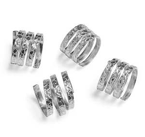 ที่ใส่ผ้าเช็ดปากทำมือจากเหล็กสีเงินสุดหรู ทันสมัย ทนทาน เป็นมิตรกับสิ่งแวดล้อม อุปกรณ์ตกแต่งโต๊ะอาหารสำหรับงานเลี้ยงอย่างเป็นทางการ - Product Image 1