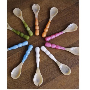 Ensemble de cuillères à salade et de cuillères de service en résine artisanale de luxe – Vaisselle moderne et écologique pour la salle à manger, la cuisine, les fêtes et les cadeaux - Product Image 6