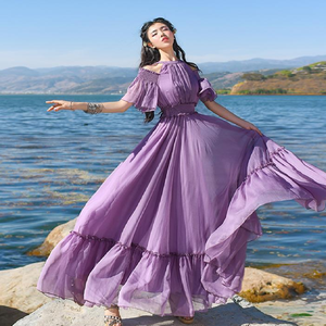 Elegantes Maxi vestidos árabes con siluetas modernas y motivos culturales disponibles a granel para tiendas de moda al por mayor de todo el mundo - Product Image 3