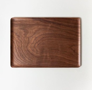Plateau de service luxueux en bois avec finition marron et design fait main pour l'hébergement et les événements haut de gamme Plateau en bois simple - Product Image 1