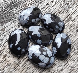 Vente en gros de cabochons en obsidienne noire naturelle certifiée IGI Lavira, pierres précieuses en vrac, forme poire calibrée, coupe ovale, dos plat - Product Image 2