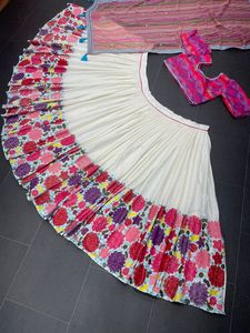 De mariage spécial lehngha choli soie tissu lehngha choli pour femmes avec lourd travail plein flair lehngha choli - Product Image 2