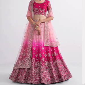 Lehenga choli ตาข่ายผีเสื้อหนักกับเสื้อด้านใน Santo หมองคล้ำ - Product Image 1