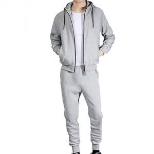 Survêtement en polyester pour hommes Ensemble de jogging survêtement personnalisé Ensemble de jogging piste vierge marque privée Ensemble de survêtement pantalon de survêtement et sweat à capuche pour hommes - Product Image 3