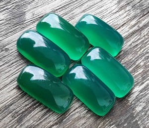 Venta al por mayor natural ónix verde rectangular cojín corte cabujón piedras preciosas sueltas en todos los tamaños con certificado IGI disponible - Product Image 2