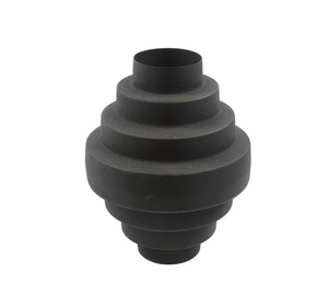 Florero de hierro estilo granja desgastado con acabado envejecido perfecto para complementar la decoración del hogar rústica o de temática rural - Product Image 5