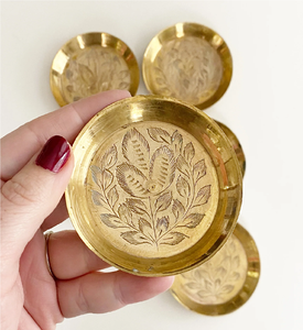 Sous-verres en laiton, forme classique, finition polie, design martelé, artisanat, forme classique, premium, personnalisable, écologique, fait main, sur mesure - Product Image 4