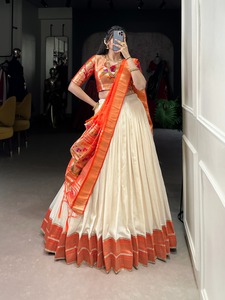 Belle Cangiri Choli Zari Tissage Travail Avec Paillettes et Fil Broderie Festonné Dentelle Bordure Lehenga Mariage Lehenga - Product Image 4