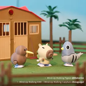 8 Piezas de Juguetes Divertidos con Mecanismo de Cuerda, Blancos, de 4.3x3.5 cm - Product Image 2