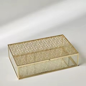 Nouveauté : Boîtes à bijoux en laiton poli et verre, modernes et luxueuses, avec compartiments et tiroirs pour organiser les bibelots et le rangement - Product Image 2