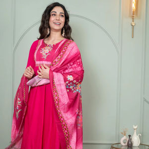 Elegante Conjunto de Kurta Anarkali para Mujer, Diseño Floral, en Rayón, con Dupatta, para Bodas y Uso Casual - Product Image 1