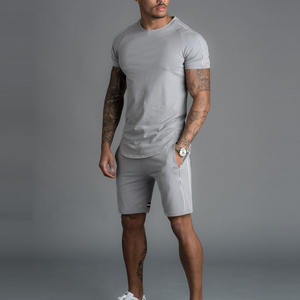 Conjunto de camiseta y pantalones cortos para hombre de media manga para clima cálido de diseño básico Conjunto corto de dos piezas hecho en Pakistán más vendido para hombre - Product Image 5