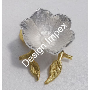 ชามผลไม้ลายดอกไม้ ตกแต่งสไตล์โมเดิร์น ชามใส่ช็อกโกแลตหรูหรา ชามใส่กลีบกุหลาบหรูหรา ชามและจานสีเงิน ของตกแต่งวันอีด - Product Image 2