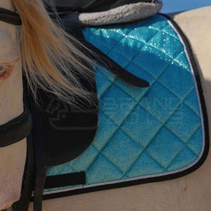 Nouveau tapis de selle pailleté de qualité supérieure pour chevaux matériau durable avec doublure en polaire - Product Image 3